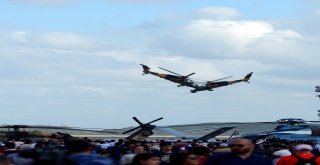 Atak Helikopterleri Harmandalı Oynadı