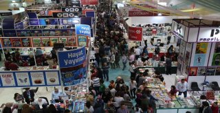 Büyükşehir Belediyesinin Düzenlediği 2. Kayseri Kitap Fuarı Önemli Yazarları Ağırlamaya Devam Ediyor