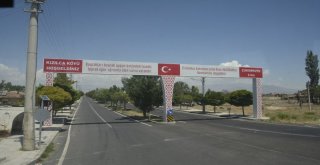 Öğrencilerden Ömer Halisdemirin Kabrine Ziyaret