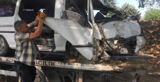 Tarım İşçilerini Taşıyan Minibüs Şarampole Yuvarlandı: 7 Yaralı
