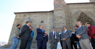 Erzurum Kalesi Gün Yüzüne Çıkıyor
