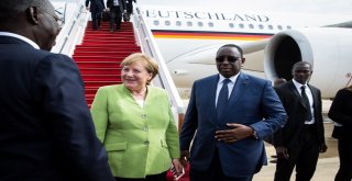 Merkel: Avrupanın Geleceği İçin Afrika Çok Önemli