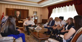 Girişimci Çiftçi Kadınlara Valilikten Ödül