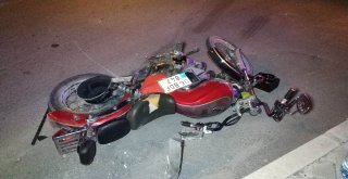 Kaza Yapınca Aracına Çarpan Motosikletteki Şahıslar Akrabası Çıktı
