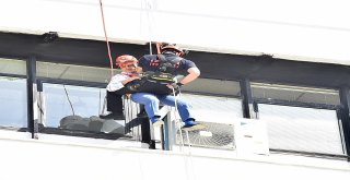 Büyükşehir De Gerçeği Aratmayan Yangın Tatbikatı