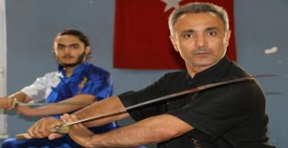 (Özel Haber) Dünya Şampiyonu Azeri Sporcu, Türk Milli Takımını İstiyor