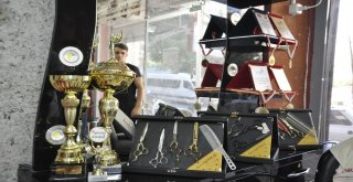 Resme Olan Merakını Mesleğine Yansıttı