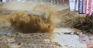 Off-Road Yarışları Nefes Kesti