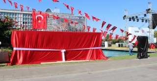 15 Temmuzun Yıl Dönümünde İbb Türk Bayraklarıyla Donatıldı