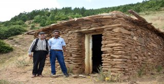 Sıcaktan Sığındıkları Kulübede Telef Oldular