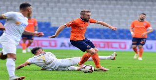 Spor Toto Süper Lig: Medipol Başakşehir: 1 - Kayserispor: 0 (İlk Yarı)