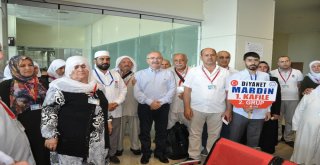 Hacı Adayları Dualarla Uğurlandı