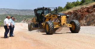 Büyükşehir Yolu Olmayan Köy Bıramıyor