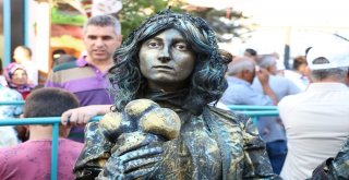 Dünyanın En Büyük Külah Dondurması Tescillendi
