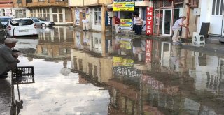 Afyonkarahisarda Yağan Şiddetli Yağış Ve Dolu Hayatı Felç Etti