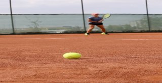 Sporculardan Yeni Tenis Kompleksine Tam Not