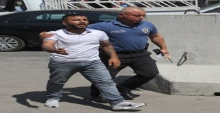 Kocasını Takip Edip Başka Kadınla Yakaladı