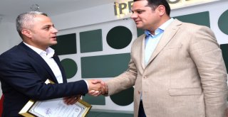 İpekyolu Belediyesinden Ruhsat Dağıtımı