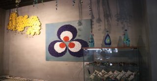 Bin Derece Sıcaklıkta Cam Çubuklardan Sanat Eseri Yapıyorlar