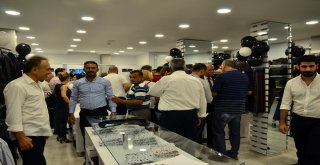 Kadın Girişimci, Erkeksen Gel Sloganı İle Erkek Giyim Mağazası Açtı