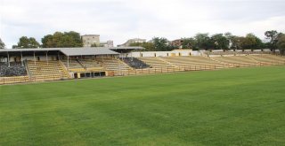 Namık Kemal Stadı Yeniledi