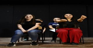 Mamak Kent Tiyatrosu “Dikkat Trafik” Adlı Oyun İle Sezona Başlayacak