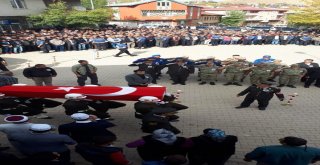 Kaza Kurşunuyla Şehit Olan Asker Adanada Toprağa Verildi
