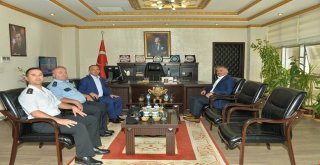 Vali Yazıcı “Egeye Açılan Pencere”