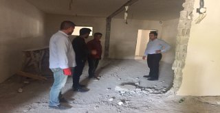 Kaymakam Dündar Yapımı Devam Eden Camide İncelemelerde Bulundu