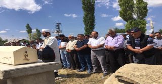 Yaşar Çelik Dayısını Kaybetti