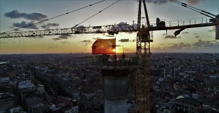 (Özel) Çalışmaların Sona Geldiği Taksim Camiinde Gün Batımı Mest Etti