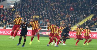 Spor Toto Süper Lig: Evkur Yeni Malatyaspor: 1 - Galatasaray: 0 (İlk Yarı)