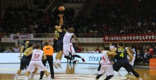 Tahincioğlu Basketbol Süper Ligi: Gaziantep Basketbol: 55 - Fenerbahçe: 67