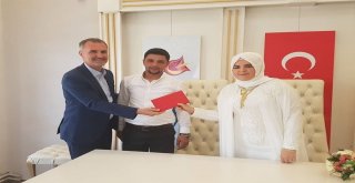 Damat Ve Sağdıcına Nikah Memuru Şınav Çektirdi