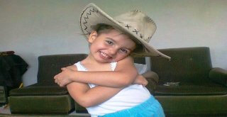 Yaptığı Kara Kalem Resim Ve Karikatürler Büyük İlgi Görüyor