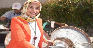 18 Yıllık Kalaycı Ustası Mesleğini Müzede Anlatıyor