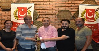 Gazeteciler Bowlingde Buluştu