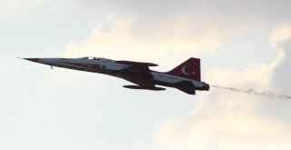 Türk Yıldızlarının Gösterisi Nefes Kesti