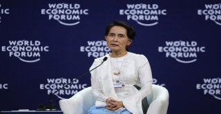 Myanmar Liderinden Soykırımı İspatlayan Gazetecilerin Tutuklanmasına Destek