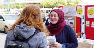 Almanyadaki Müslüman Kadınlar Karşılaştıkları Zorlukları Anlattı