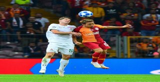 Uefa Şampiyonlar Ligi: Galatasaray: 1 - Lokomotiv Moskova: 0 (İlk Yarı)