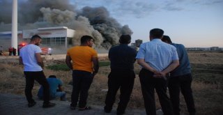 Diyarbakırda Mobilya Toptancısında Yangın