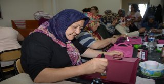 Hem Meslek Öğreniyor, Hem Para Kazanıyorlar