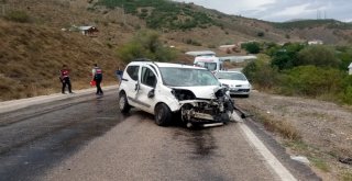 Gümüşhanede Trafik Kazası: 3 Yaralı