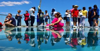 Türkiyeyi Karış Karış Geziyorlar