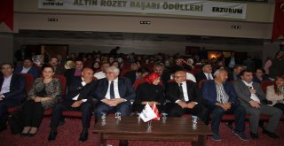 Şehirder Altın Rozetler Başarı Ödülleri Sahiplerini Buldu