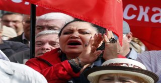 Rusyada Binlerce Kişi Emeklilik Reformunu Protesto Etti