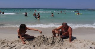 Tatilciler, Çeşmeye Akın Etti