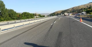 Tırın Arkadan Çarptığı Otomobildeki 2 Çocuk Yaralandı