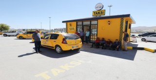 Vanda Taksi Durakları Yenileniyor